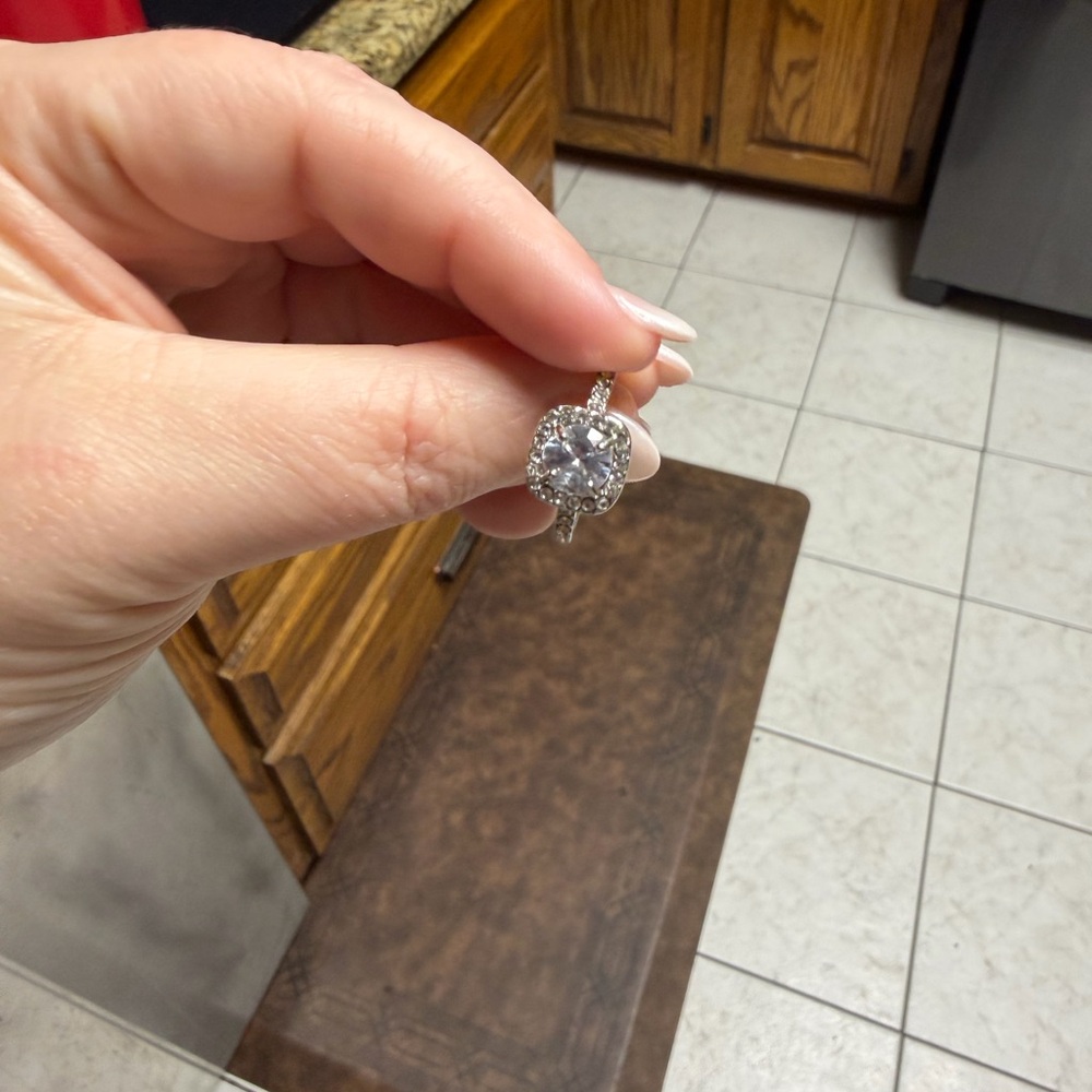 Elegant Silver Women's Ring